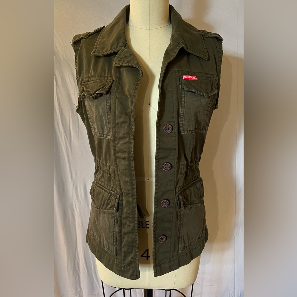 Superdry . XXS but can fit XS. Camo green